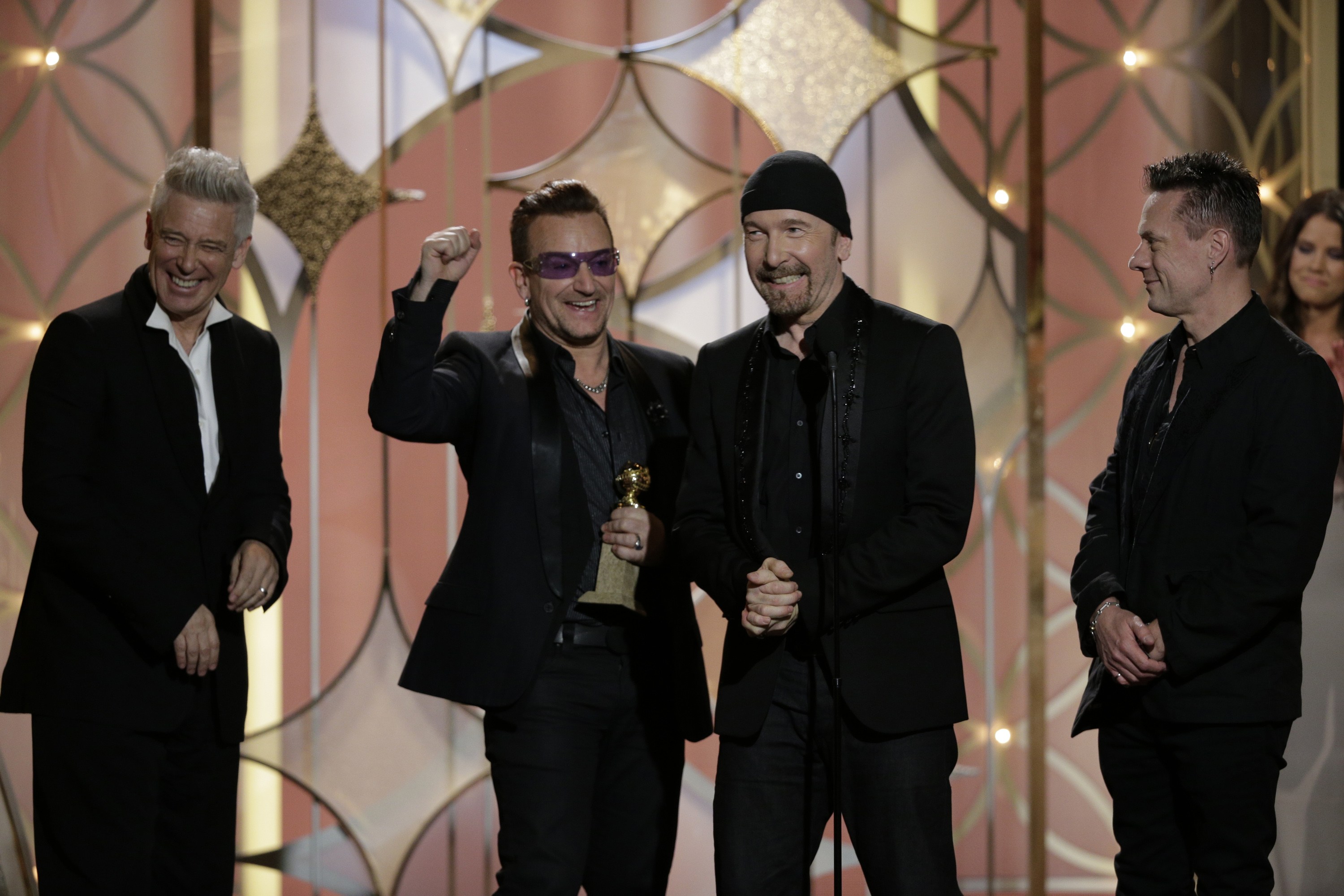 U2 CAPTURE GOLDEN GLOBE FOR BEST ORIGINAL SONG – MOTION PICTURE