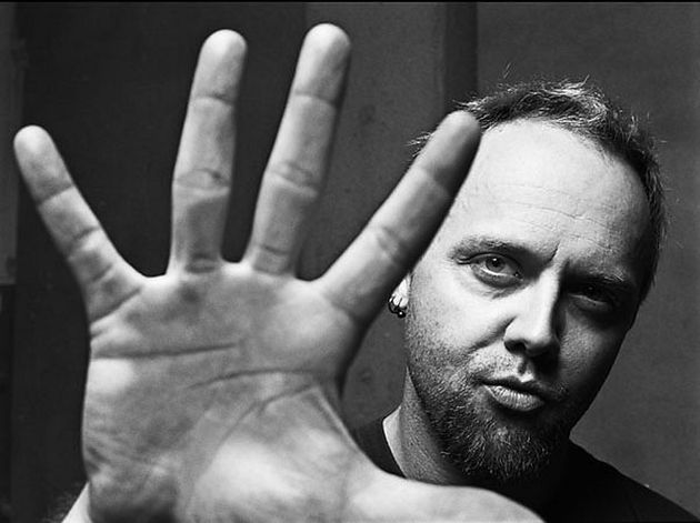 METALLICA’S LARS ULRICH ACCEPTS DRUM-OFF CHALLENGE FROM CHAD SMITH AND WILL FERRELL