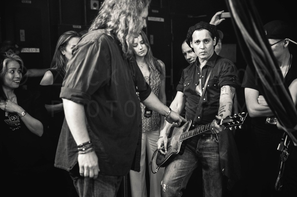 Johnny Depp moments before taking the stage with Aerosmith (© Zack Whitford)