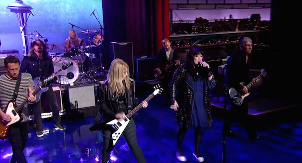 FOO FIGHTERS AND HEART PERFORM “KICK IT OUT” ON LETTERMAN