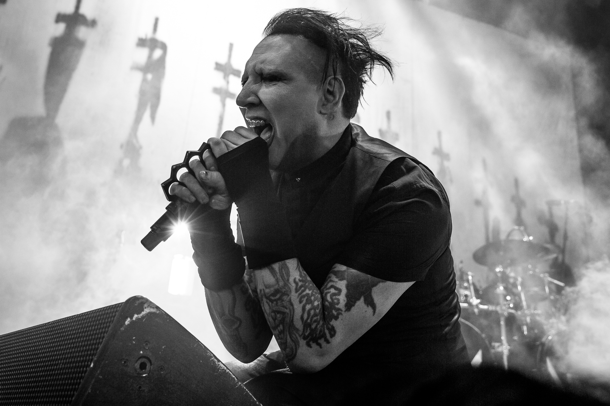 PREMIERE: Marilyn Manson Unleashes New Single “WE KNOW WHERE YOU FUCKING LIVE”