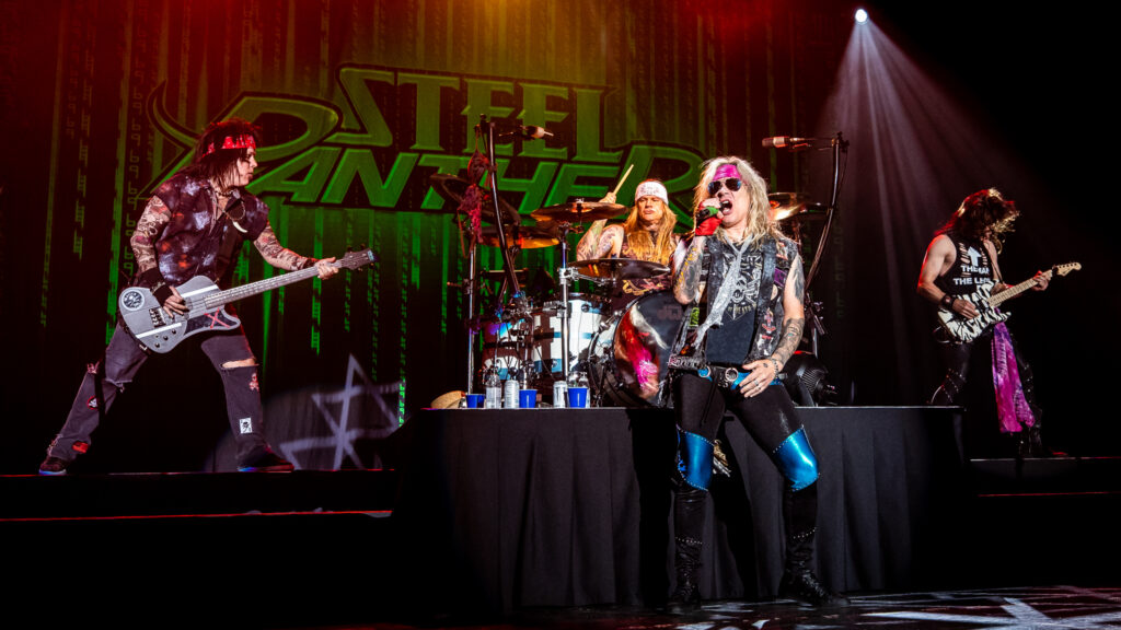 Steel Panther live