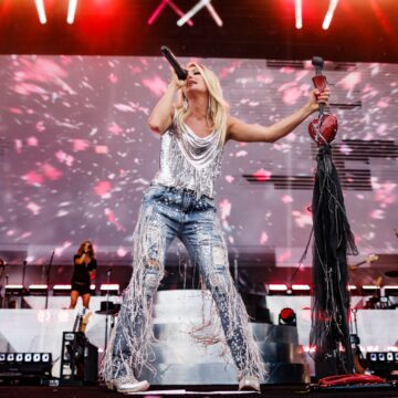 Carrie Underwood live 2023