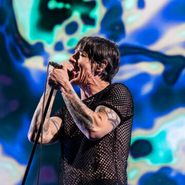 Review + Photos: Red Hot Chili Peppers Chef Up Sweet Sounds in Hershey