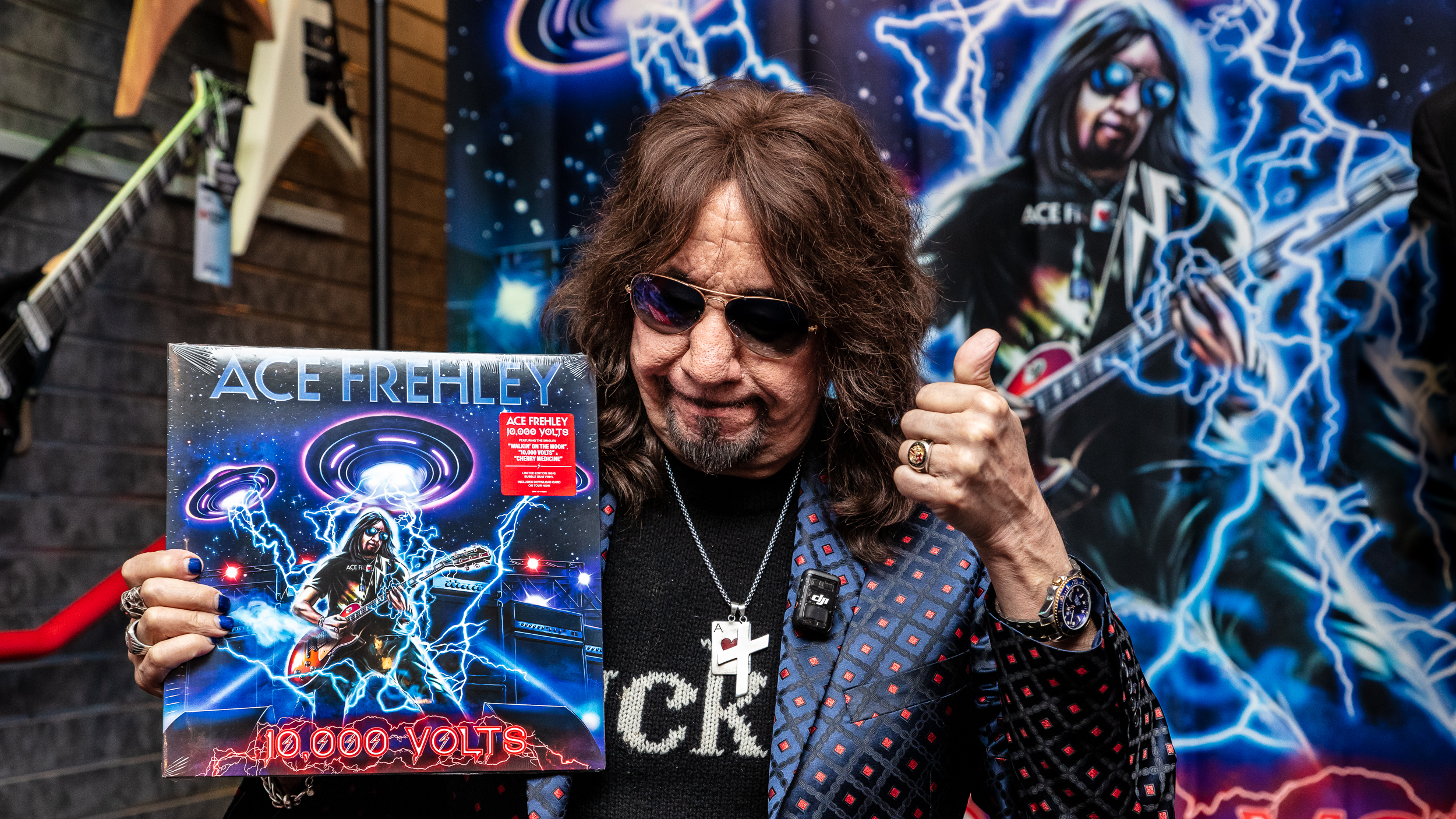 Photos: Ace Frehley Holds Rare Autograph Signing at Sam Ash in New