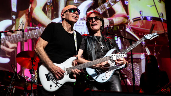 Joe Satriani Steve Vai SATCHVAI Band