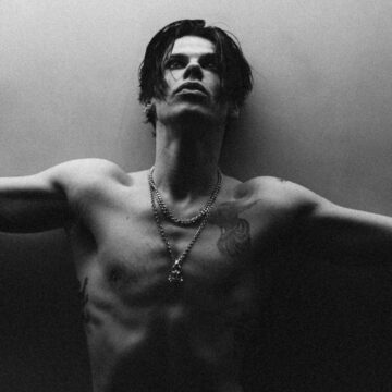 LISTEN: Yungblud Releases Acoustic Version of Hit Single “Zombie”