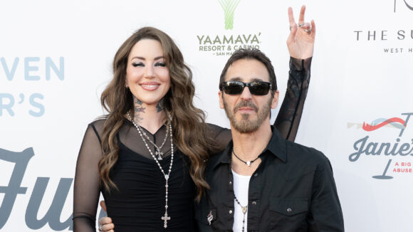 Sully Erna Dorothy Martin Dating Relationship