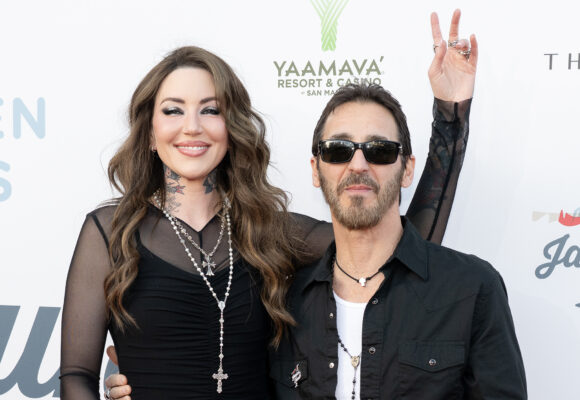 Sully Erna Dorothy Martin Dating Relationship